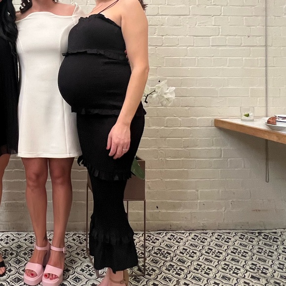 PinkBlush ruched black maxi maternity dress - Picture 3 of 3